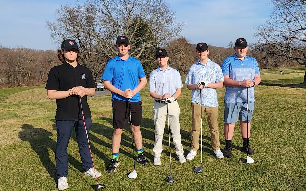 Members of the Wright Tech Golf team